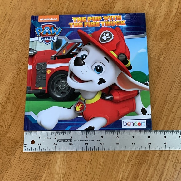 ❤️🎁NEW Paw Patrol Hardcover HC Book The Pup With The Fire Truck - Picture 12 of 12
